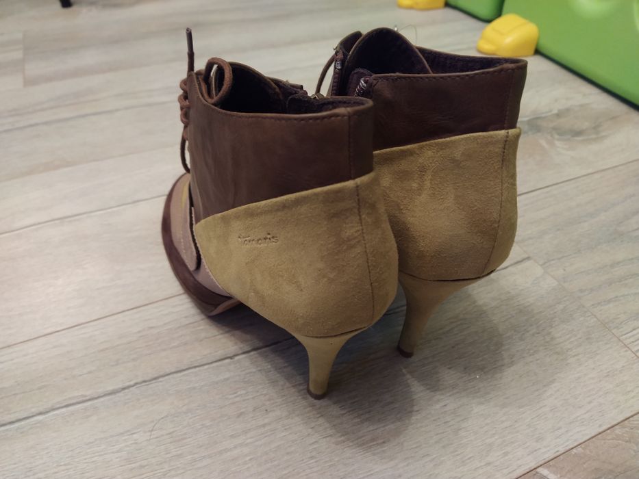 Високи обувки Tamaris 39 номер
