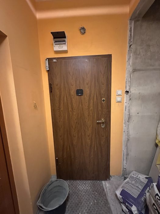 Входната Врата ЗАПАЗЕНА