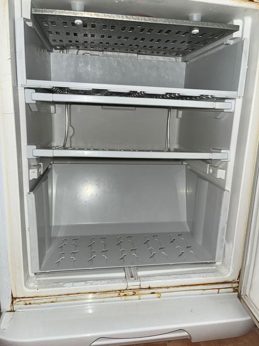 Холодильник бирюса