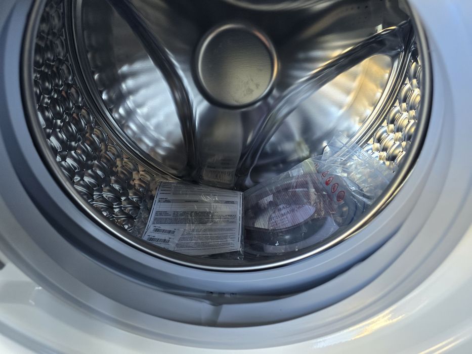 Нова инверторна слим пералня с пара Muhler 7 кг