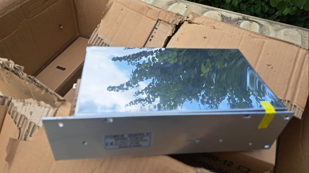 на 30 ампер. 24 вольта блок питания