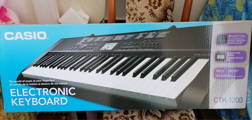 Синтезатор (совершенно новый) ТОРГ