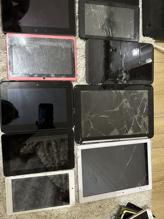 Telefoane si tablete pentru piese