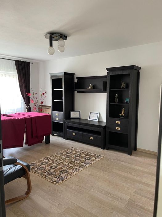 Inchiriez apartament centru(langa Prefectura)