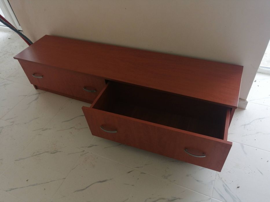 Мебели за магазин