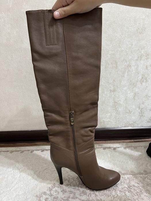 Продам кожанные сапоги 18000 тенге.