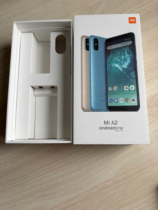 Продавам Xiaomi Mi A2 за ремонт или за части