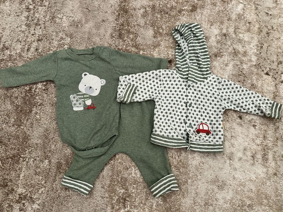 Лот дрехи 0-3 м ромпъри, бодита