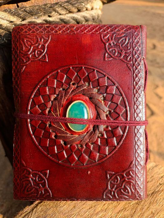 Jurnal Handmade din Piele - Coperta cu Cristal