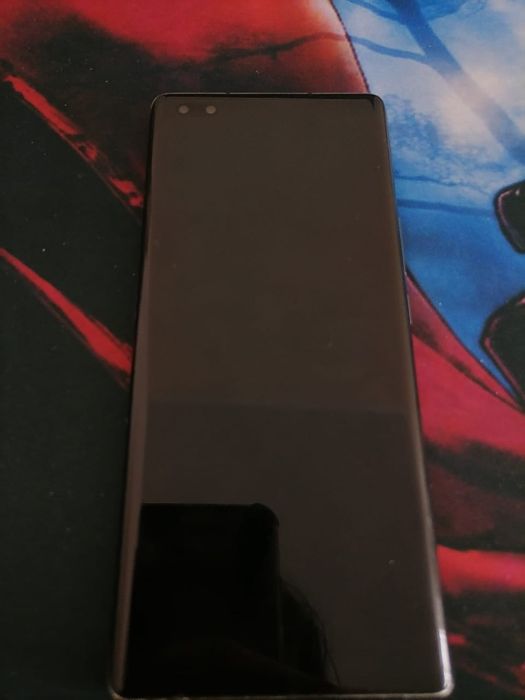 Honor v40 prodam