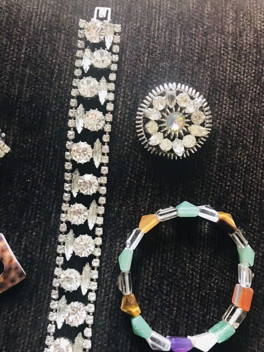 Красиви бижута от естествени полускъпоценни камъни С ПОДАРЪК ПО ИЗБОР