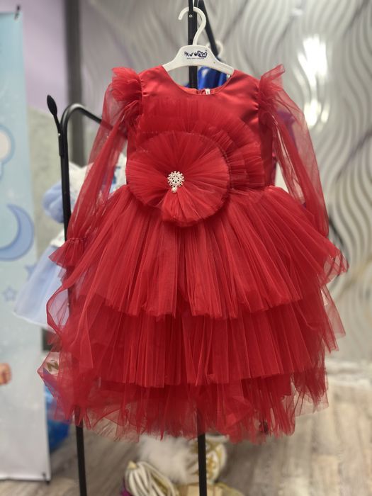 Қызыл көйлек 3000