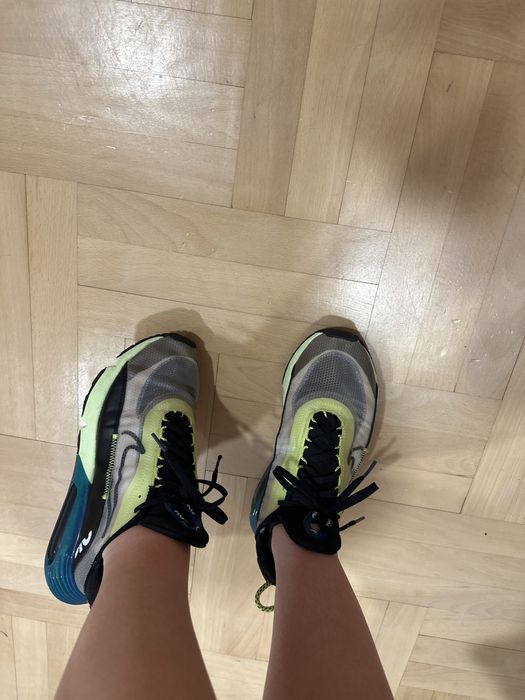 Дамски маратонки Nike Air Max 2090