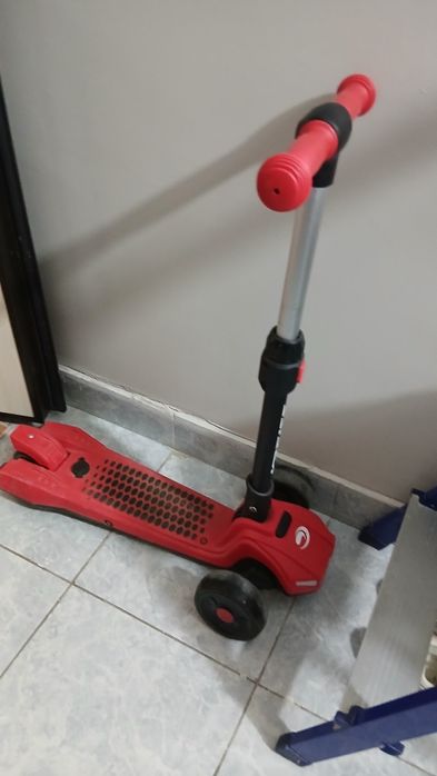 Продам самокат в отличном состоянии