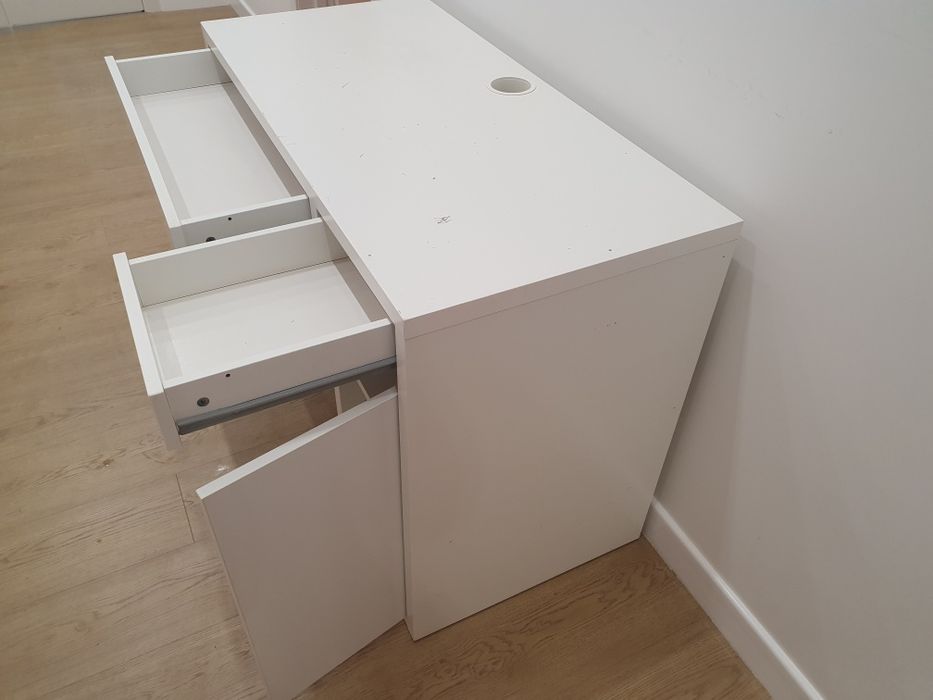 Продам стол письменный IKEA Микке
