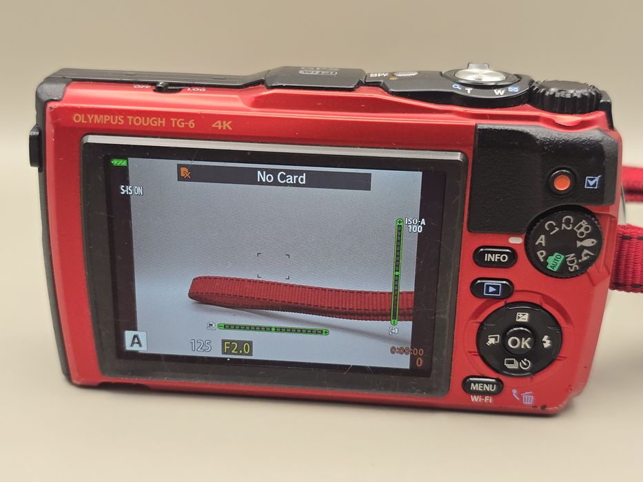 Camera subacvatica Olympus Tough TG-6 (varianta roșie / Red)