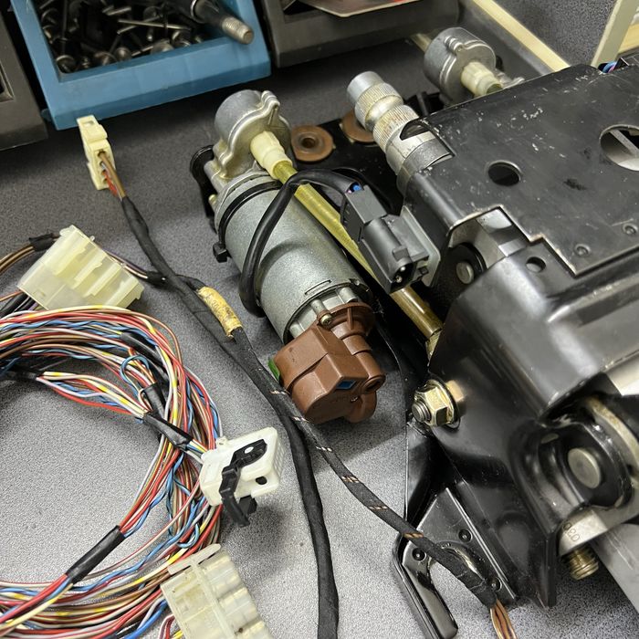 Двухмоторная электро колонка bmw e34 e32 e31