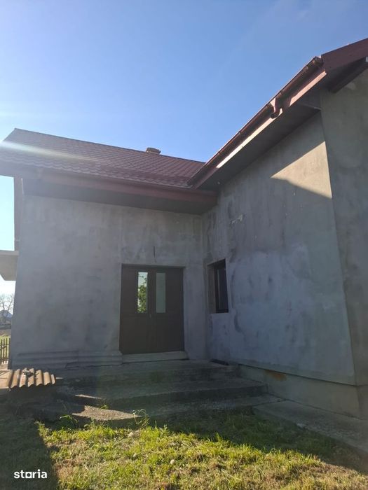 De vanzare vila in Barticesti, P+M, compusa din 7 camere Pret 85000 e