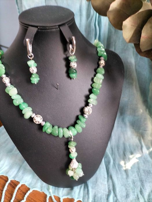 Продам украшения ручной работы из натуральных камней.