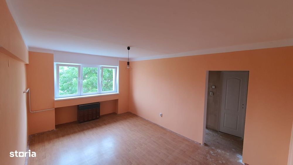 ap. 3 cam MVI str. Gladiolei 6 et 4 , 2 bai , 820 Eu/ mp