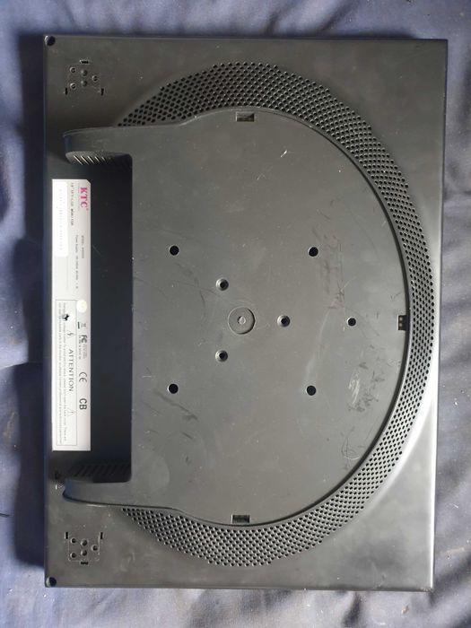 6 броя монитори ,три работещ и три за части