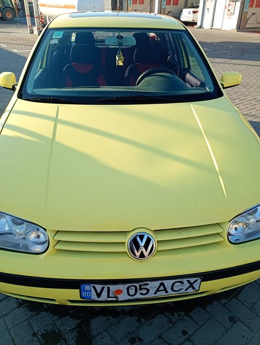 Golf 4 mai multe detalii in pv.