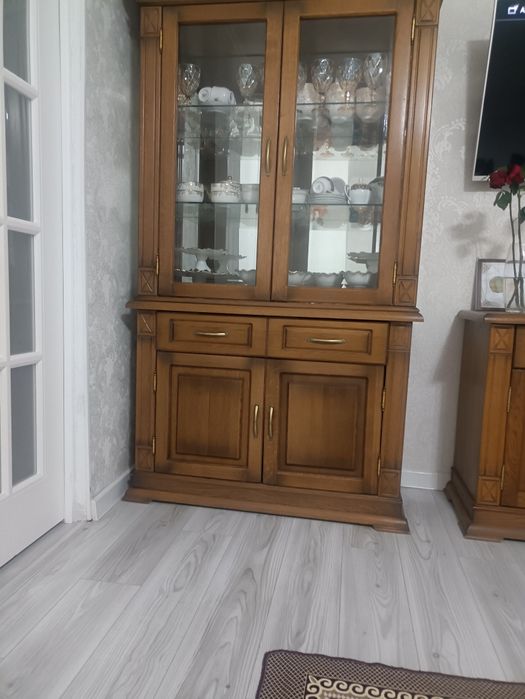 Сервант, камод. Мебель