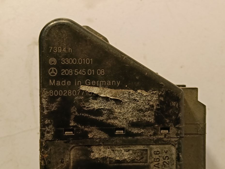 Гълтач с ключ Mercedes W210 / W208/ W202 2085450108 EZS модул