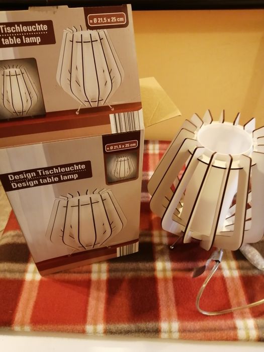 Lustra perete și Lampa de masă