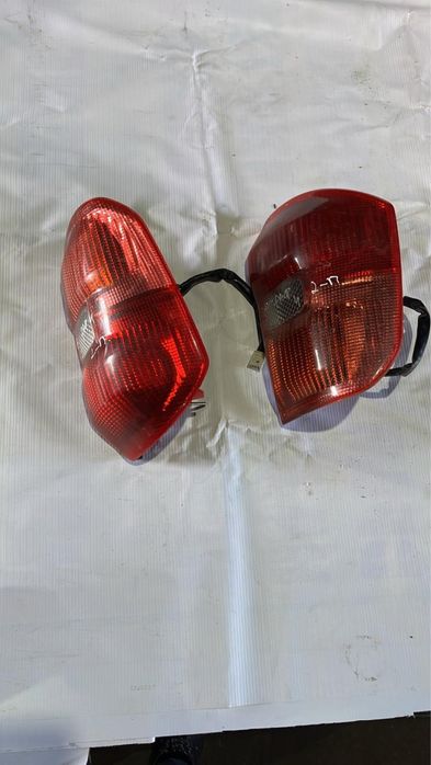 Привозные задние фонари Toyota RAV4