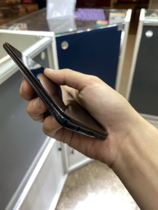 Продам самсунг А50 в хорошем состояний