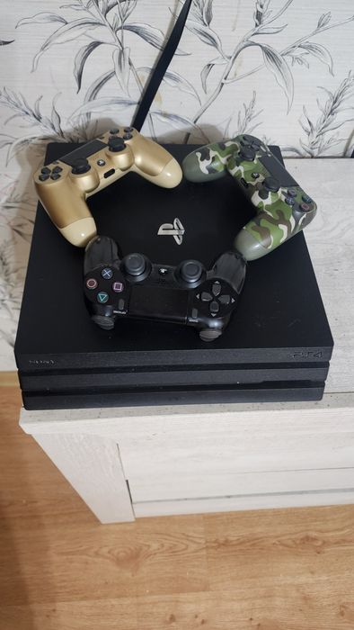 Продам PlayStation4 pro 1TB