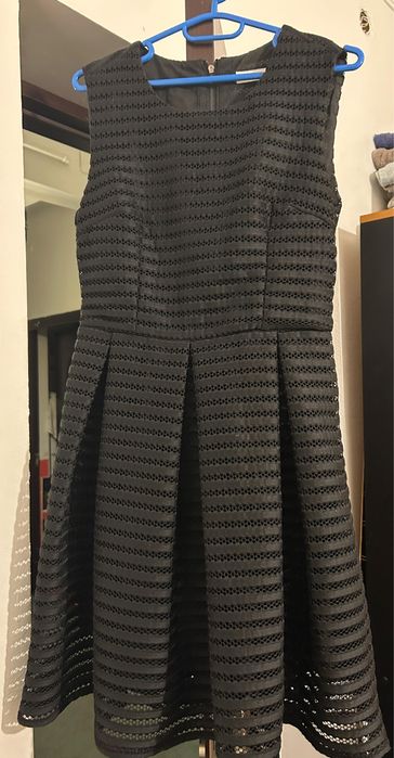 Rochie neagra medie