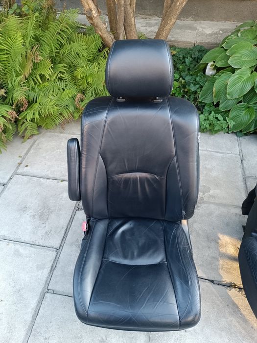 Салон черный на Lexus RX 330 б.у.