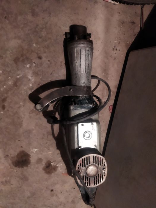 Отбойник запчастқа сатылады