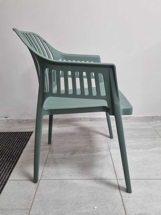 Стол Лукас полипропилен маслина цвят