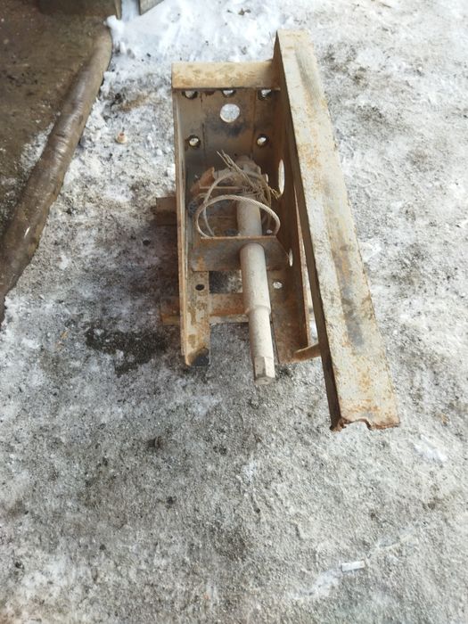 Кронштейн запаски