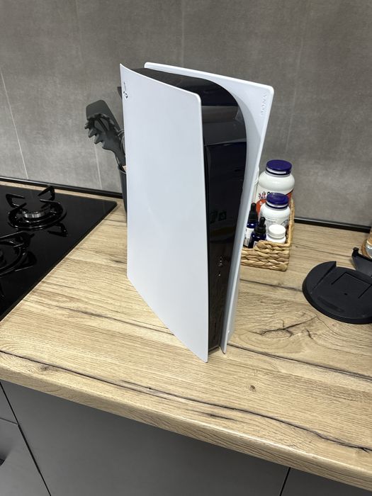 Продам сони плейстейшен 5