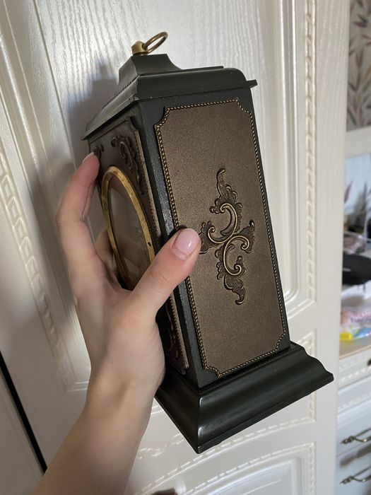 Часы Янтарь