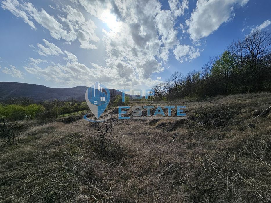Огромен панорамен парцел с южно изложение над село Геша до гр. Дряново