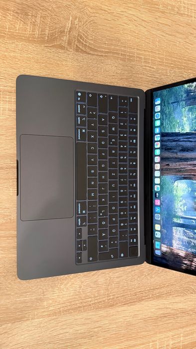 Apple MacBook Air 2025 M4 13” Midnight 512SSD 16gb IMPECABIL