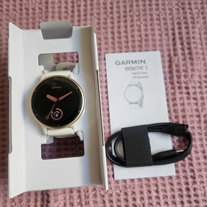 Смарт часовник Garmin Vivoactiv 5 чисто нов