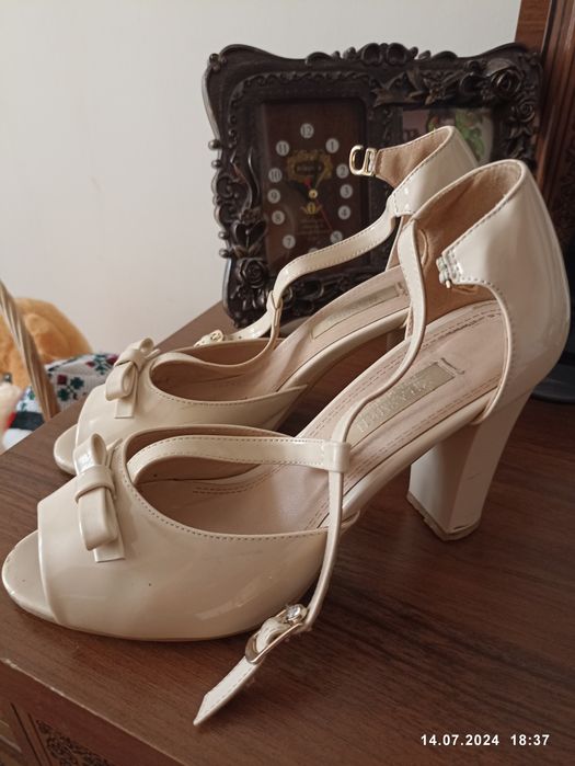 Продается босаножки хорошего качества