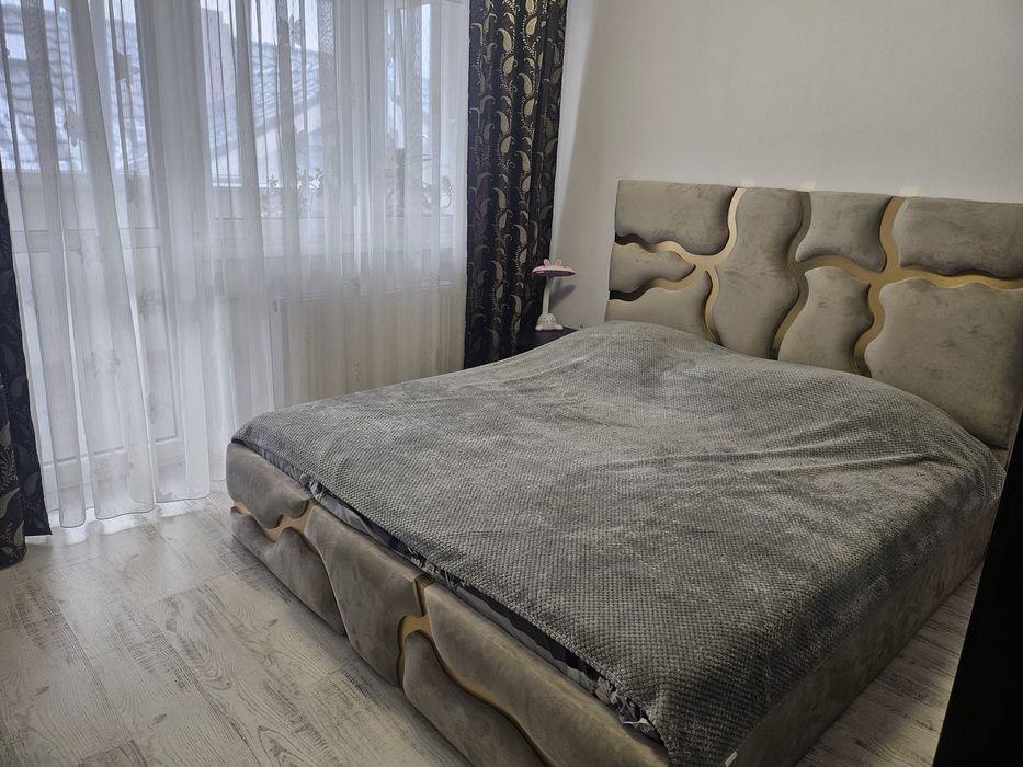 De vanzare apartament 3 camere