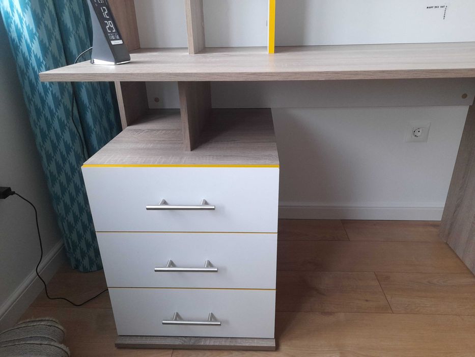 Бюро, Офис работна маса с полица/рафт (Явор) и Гардероб тип секция