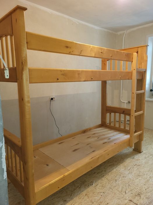 Двухъярусная кровать