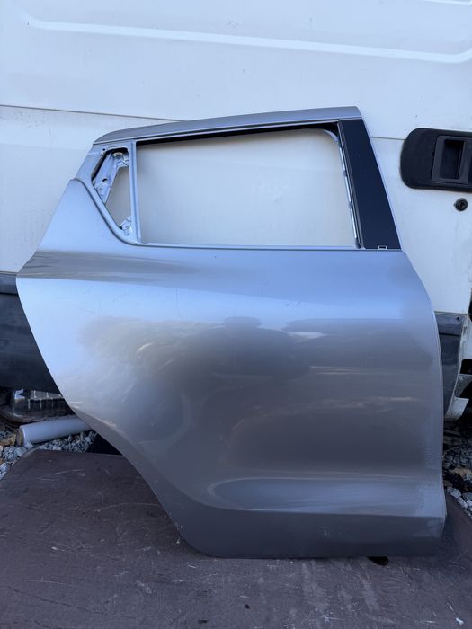 Врата Suzuki Swift 2019 год.-
