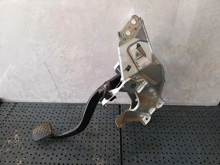 Pedala frana opel astra h a04