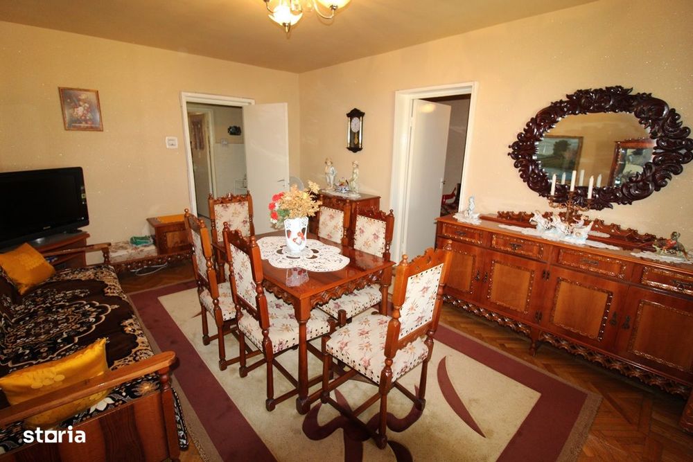 Vând apartament 4 camere în Hunedoara, zona OM-Str.Mățișorului, et. 2 — fotografia 3