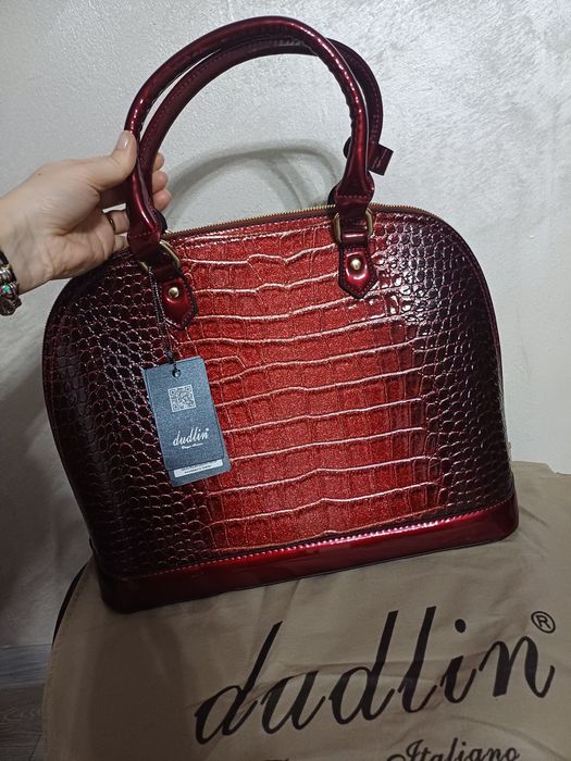 Geanta noua Dudlin Italia.